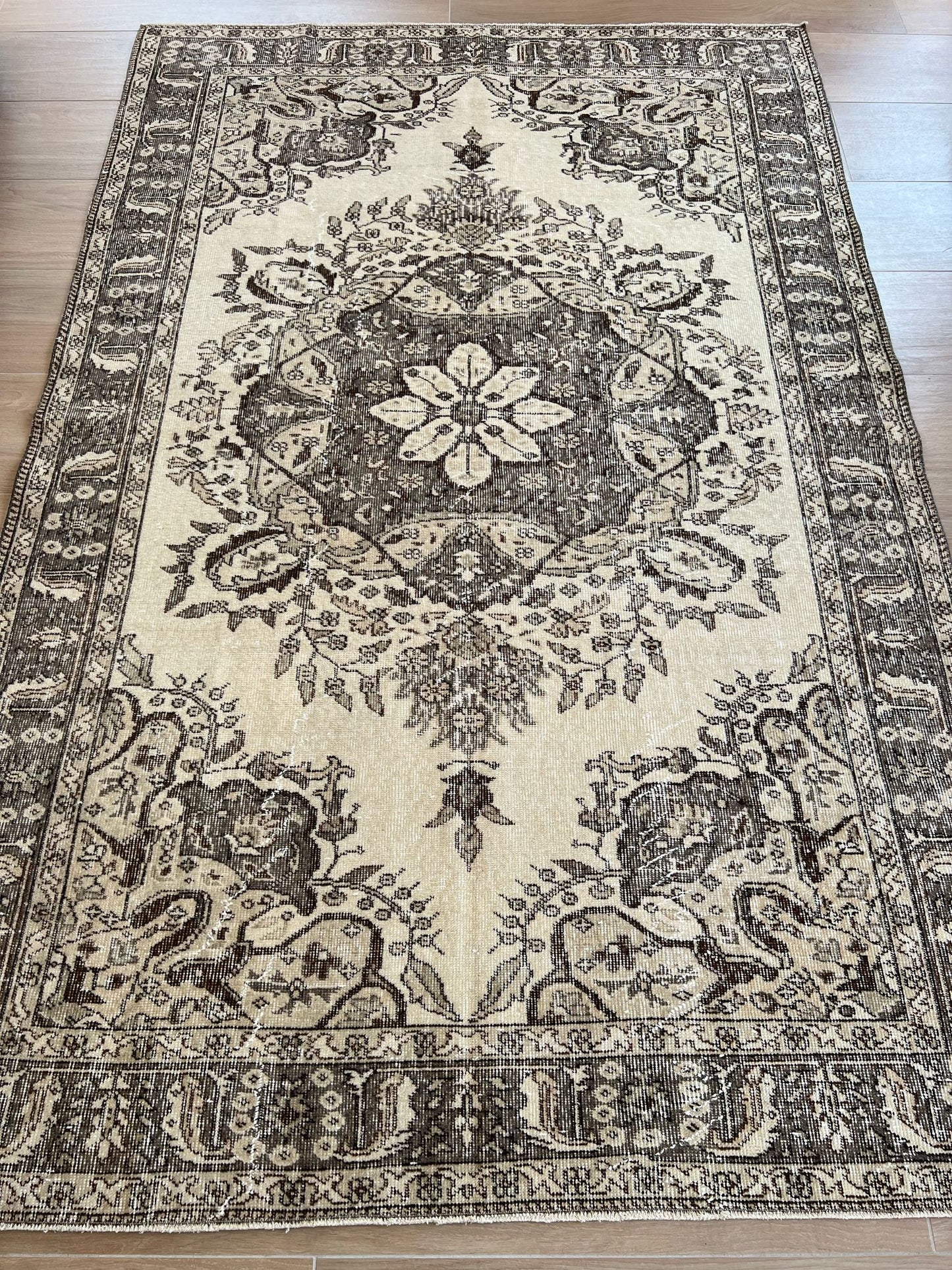 AUBREY - 175 X 265