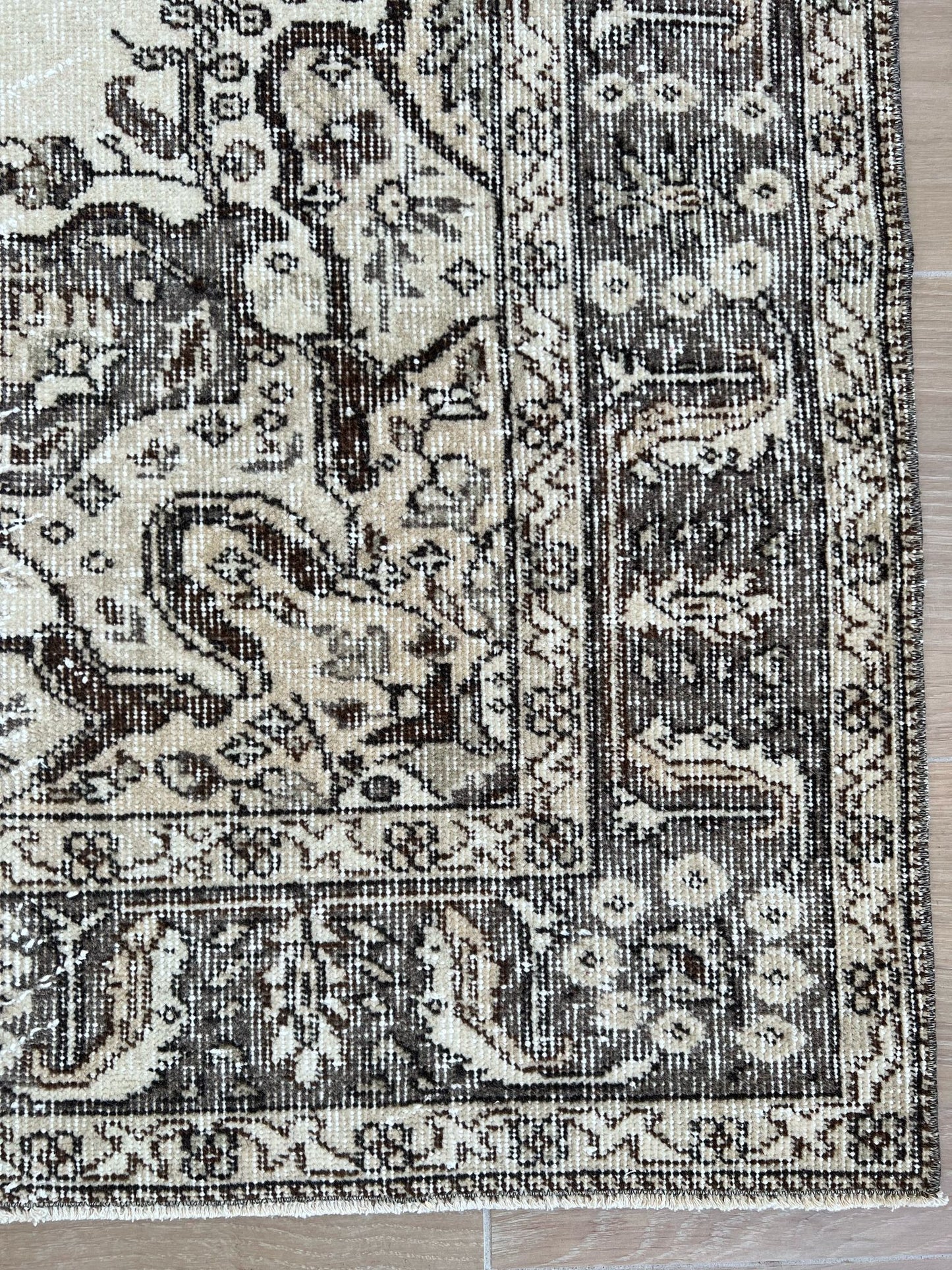 AUBREY - 175 X 265