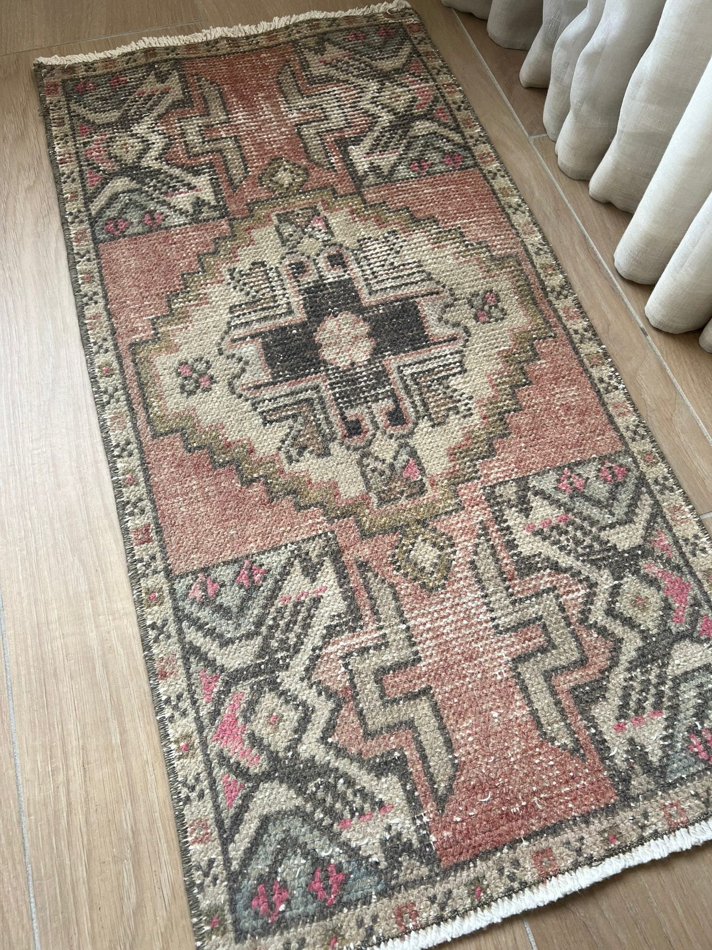 TORI - 45cm x 93cm