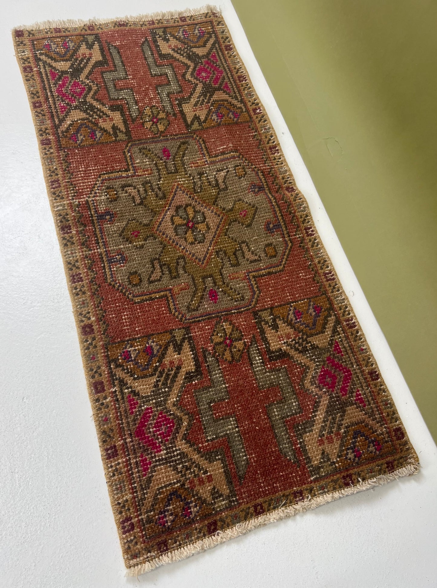 NIRA - 46cm x 101cm