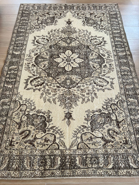 AUBREY - 175 X 265