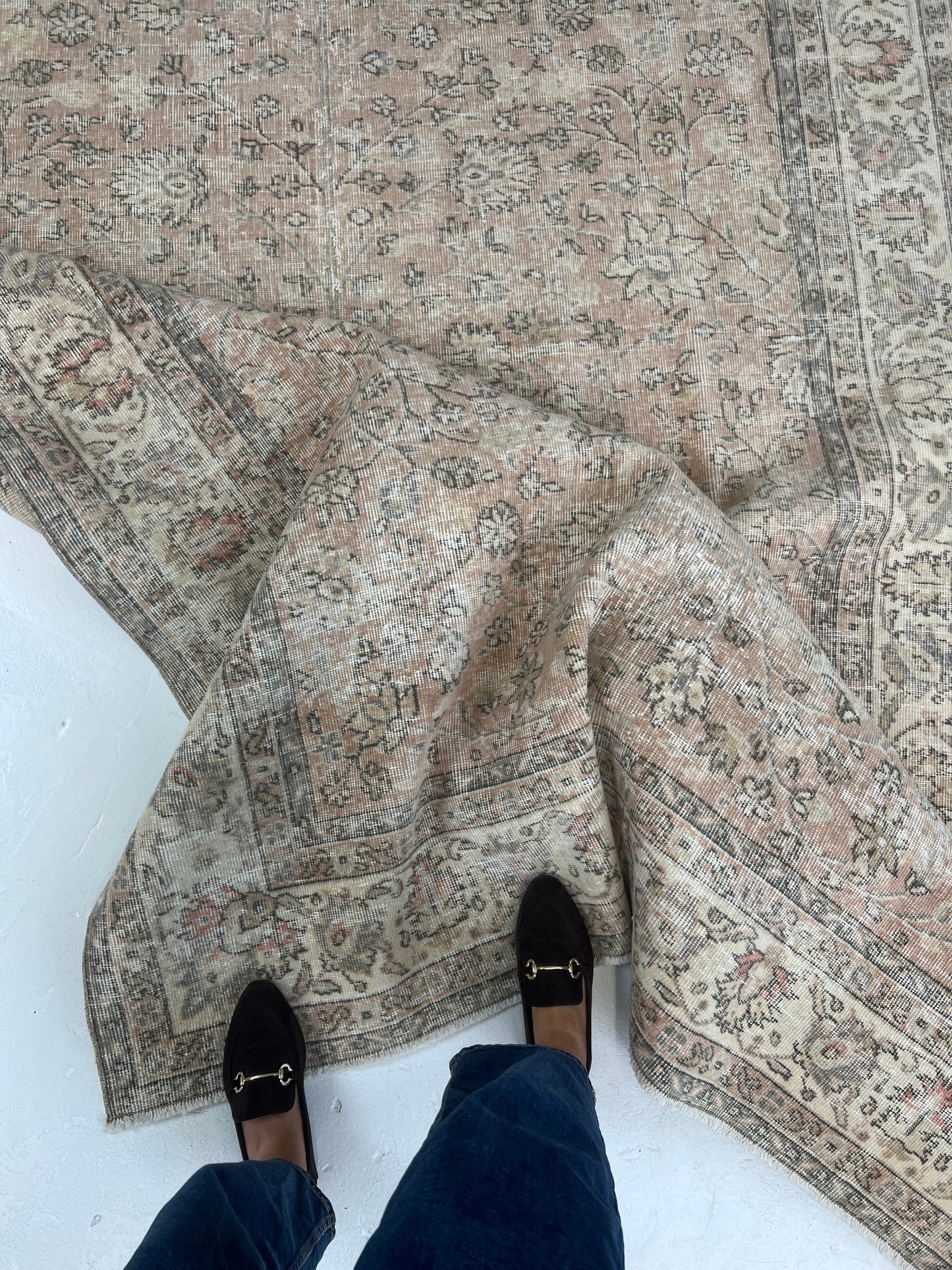 LILLIAN - 213 x 304cm