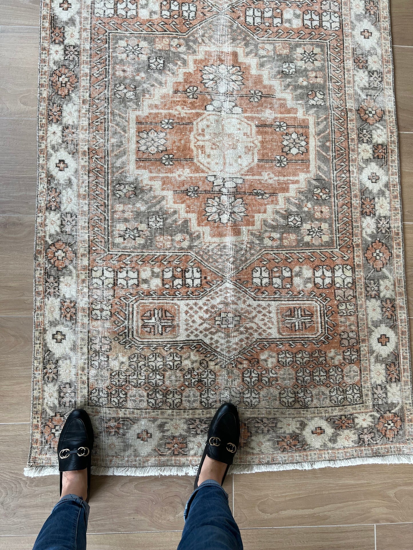 MARIANNA - 121cm x 197cm